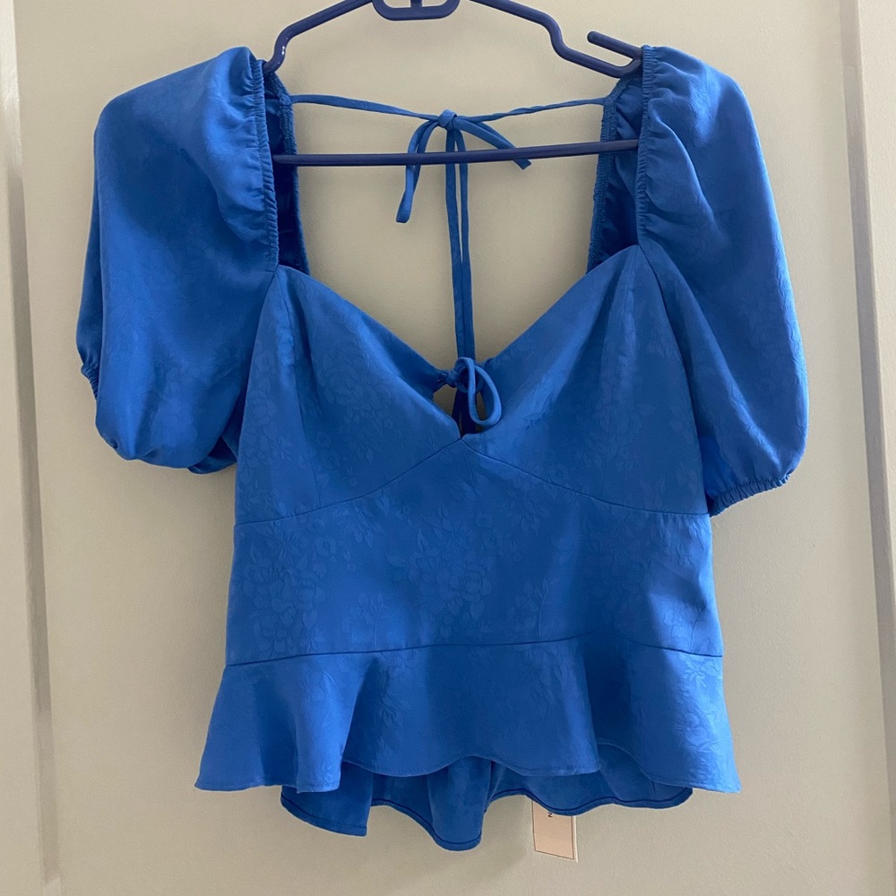 BCBG blue short sleeve top